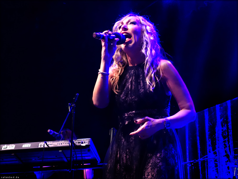 Curve Pericolose band femminile