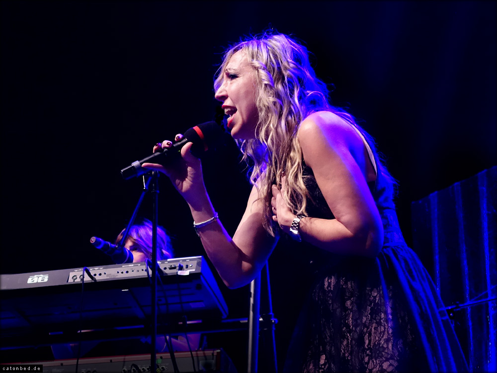 Curve Pericolose band femminile