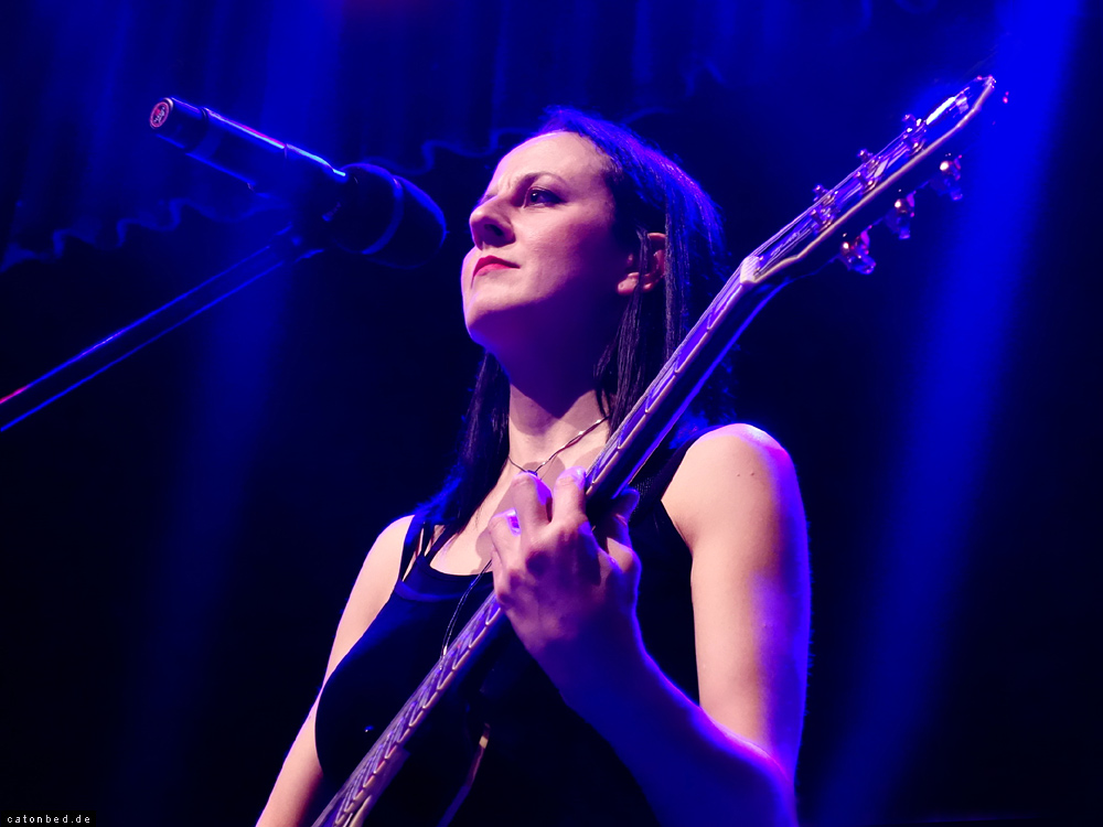 Curve Pericolose band femminile