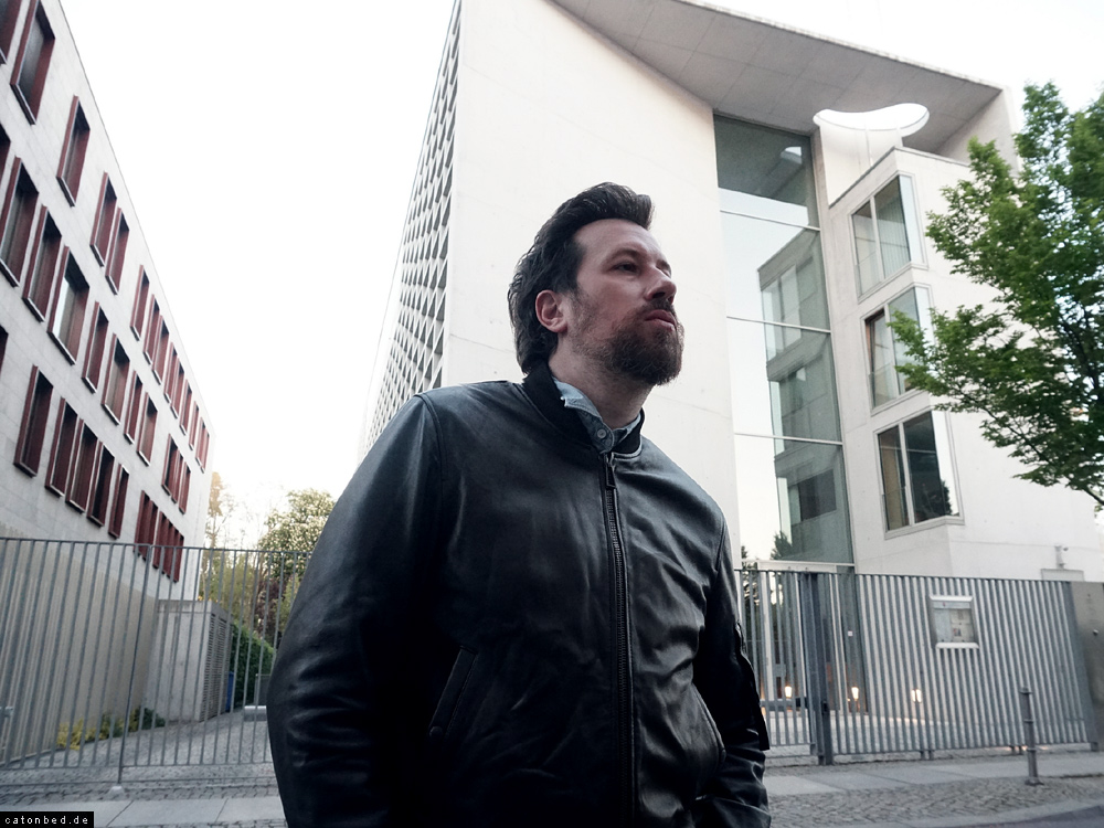 Marco Missiroli vor dem Institut in Berlin