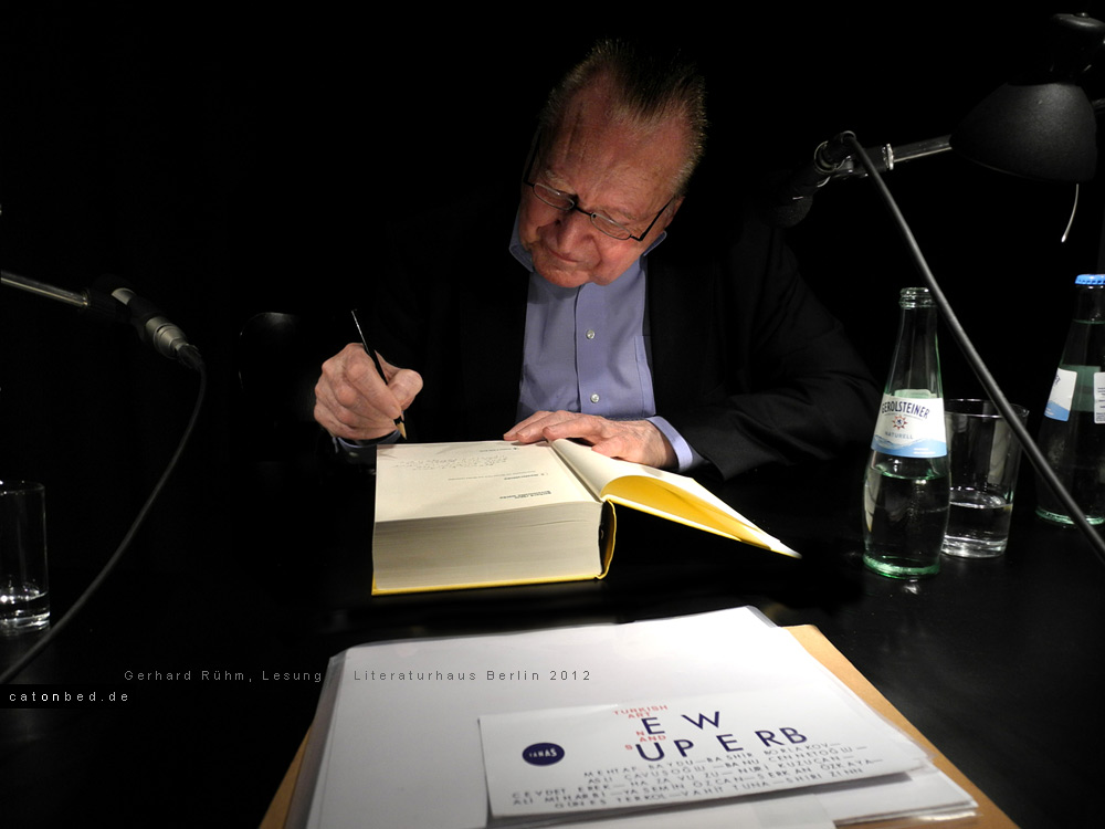 Gerhard Rühm signiert