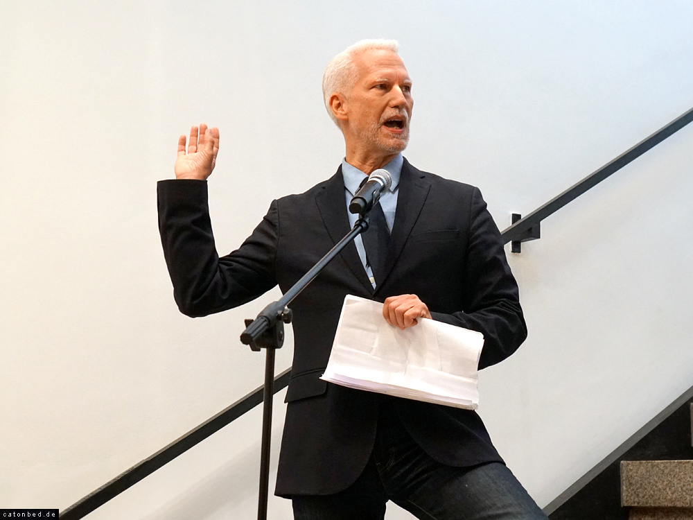 „YOKO ONO: DREAM TOGETHER“ in der Neuen Nationalgalerie // Klaus Biesenbach, Direktor