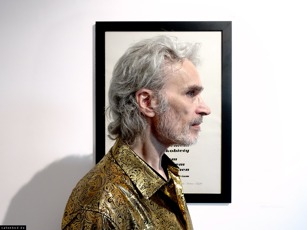 Ausstellung Ewa Partum und Mehtap Baydu // Der Goldprinz