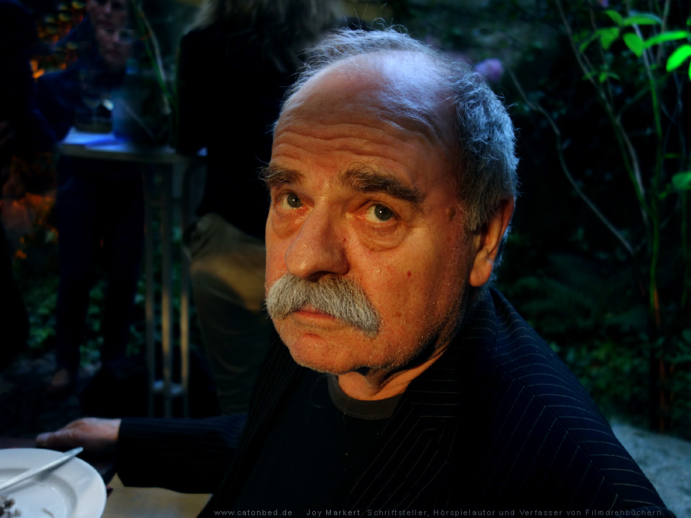 Joy Markert, Journalsit