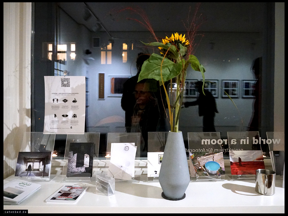 Die Galerie WORLD IN A ROOM, 2021-9