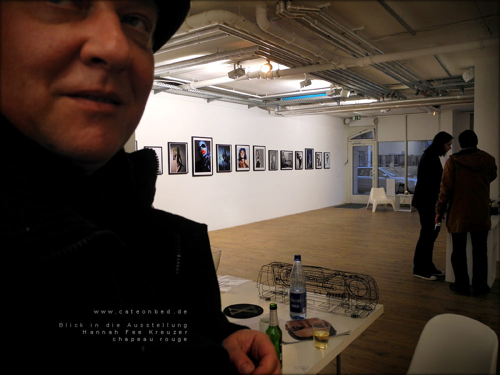Ausstellung: Hannah Fee Kreuzer: chapeau rouge