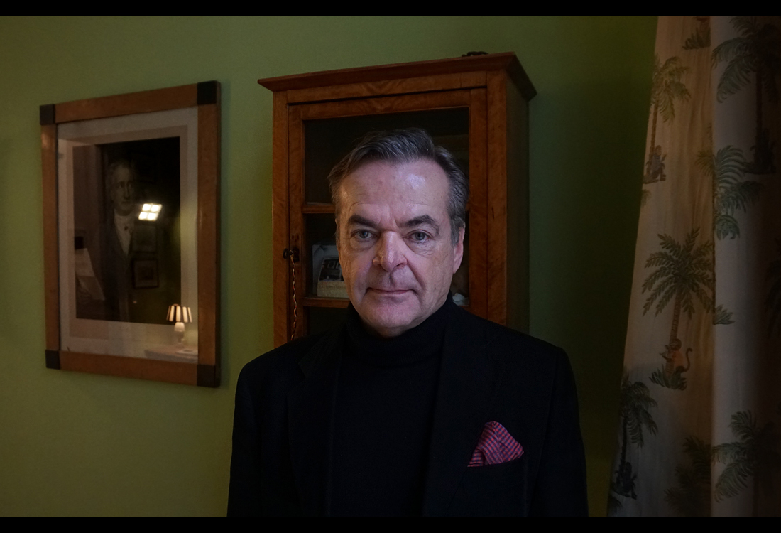 Dr. Schreyger im Biedermeier Zimmer