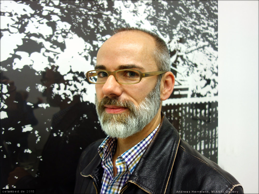 Der Galerist Andreas Hermannhirm