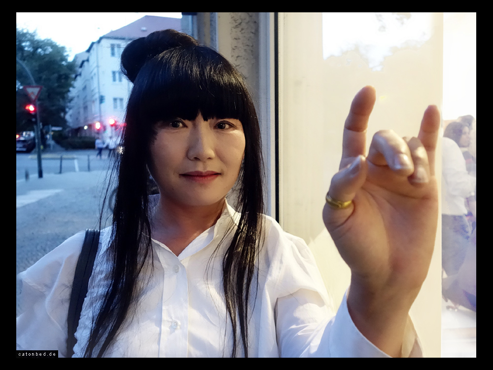 Yafang Qi, Porzellankünstlerin