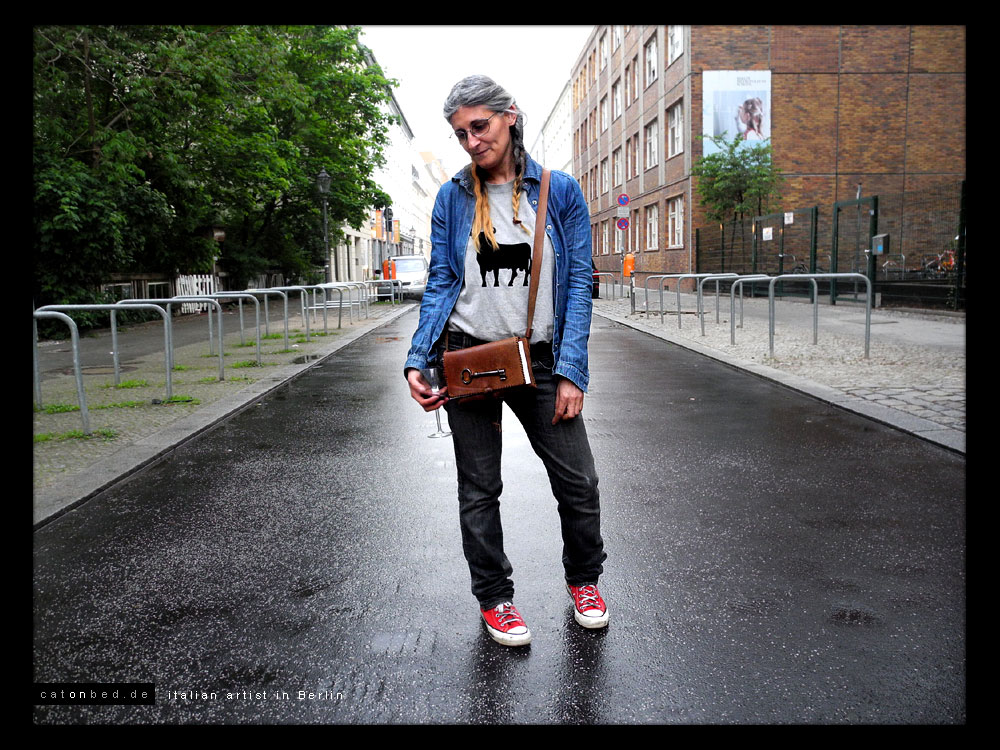 outside Galleria Immaginaria:  N.N.