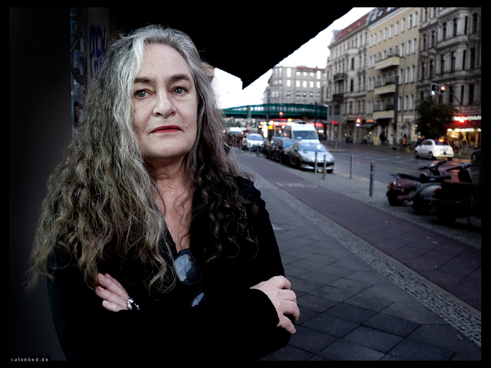 Annette Lemieux, out side the gallery (U-Bahn Eberswalder Str.)