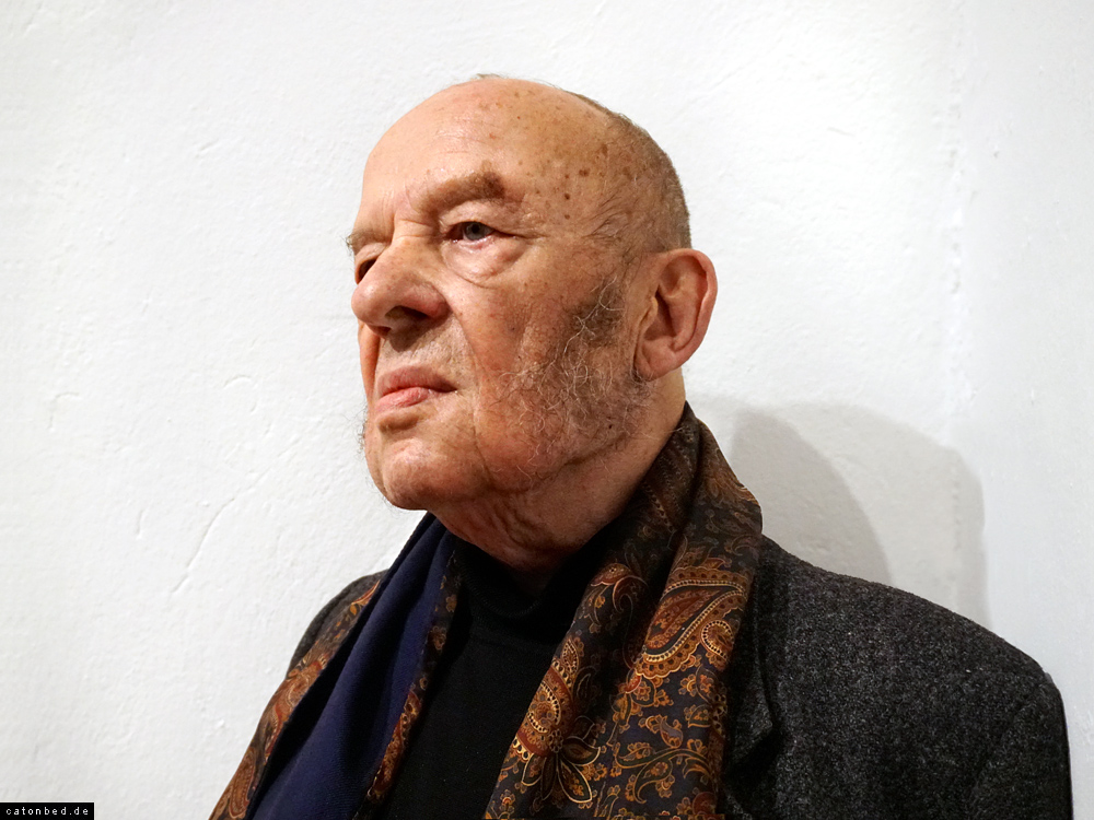 Der K&uuml;nstler Uwe Bremer im Camaro Haus