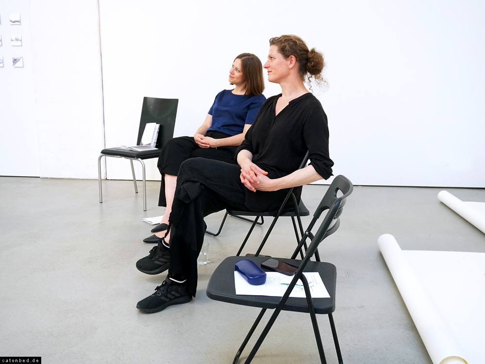 Ines Wittneben, Direktorin der Galerie Jarmuschek+Partner und Petra Lottje