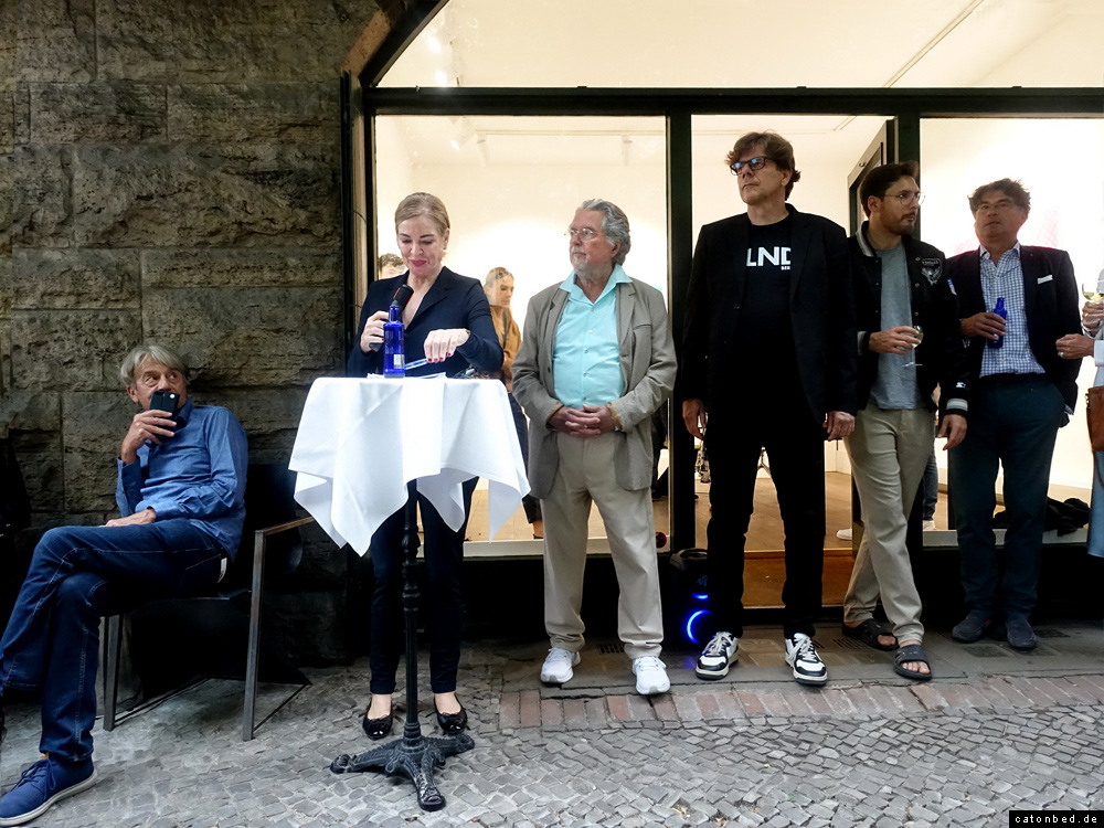 LAUDATIO für Stefan Szczesny / Christa Frieda Vogel (links)
