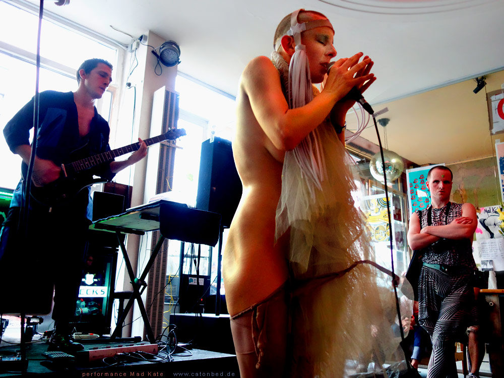 Mad Kate, Performance: 