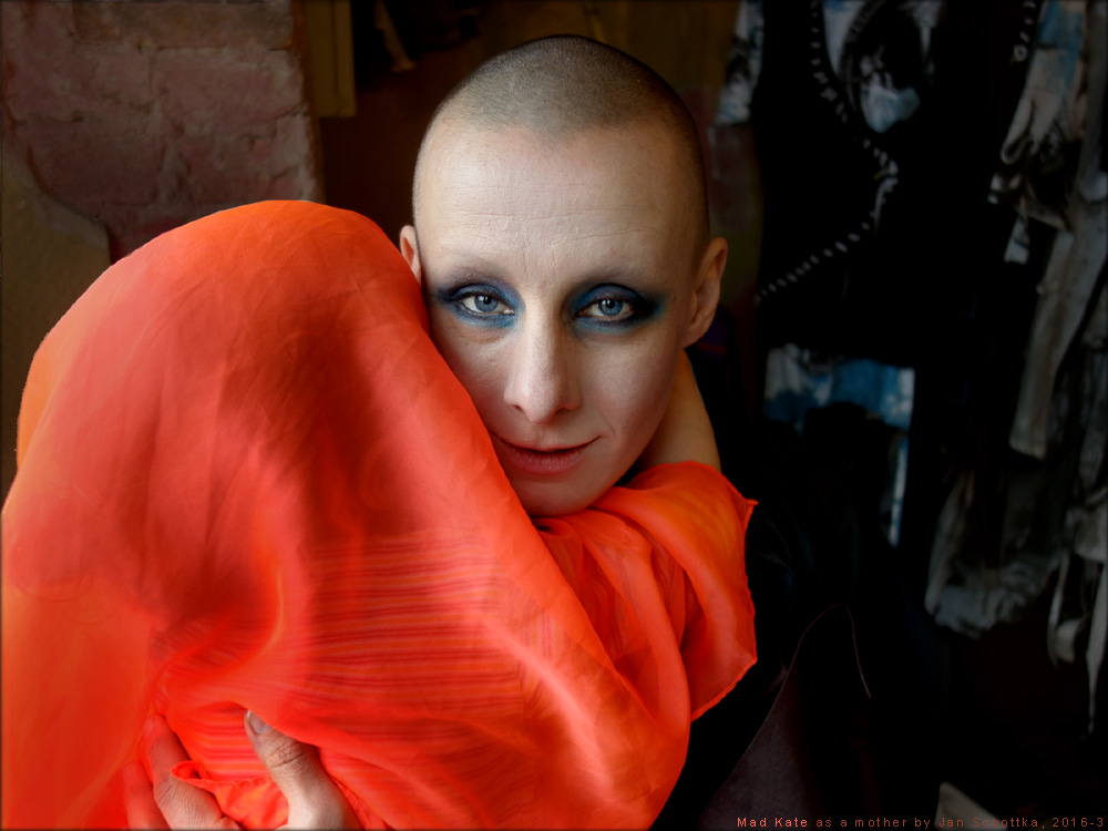 Mad Kate, Performance: 