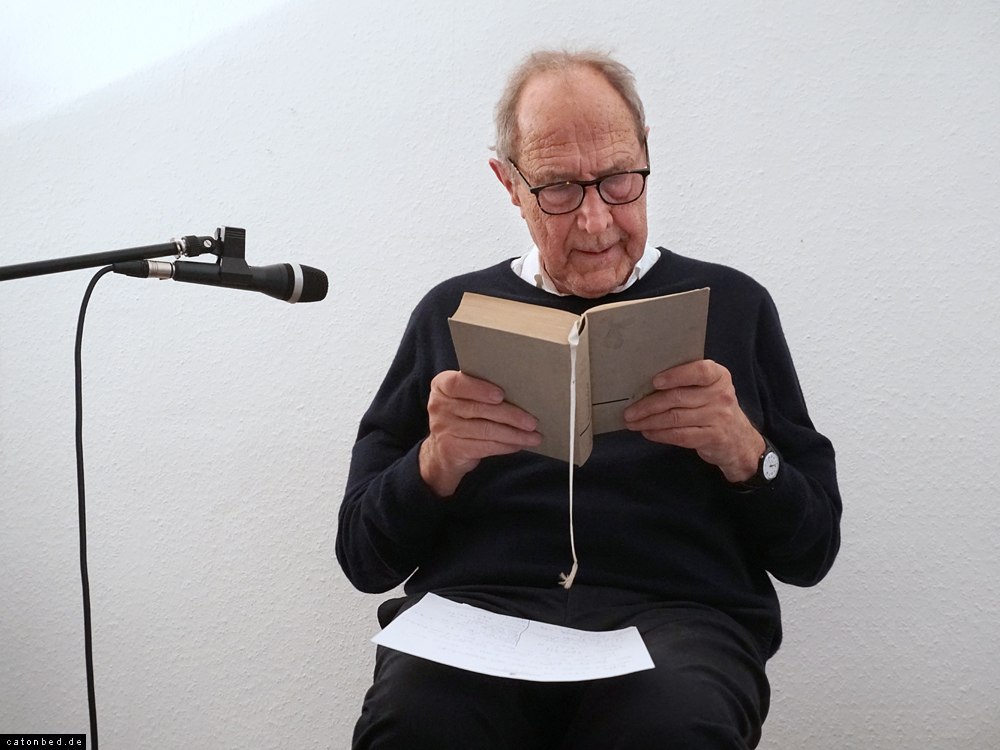 Auf dem Podium von Folker Skulima - Michael Krüger 