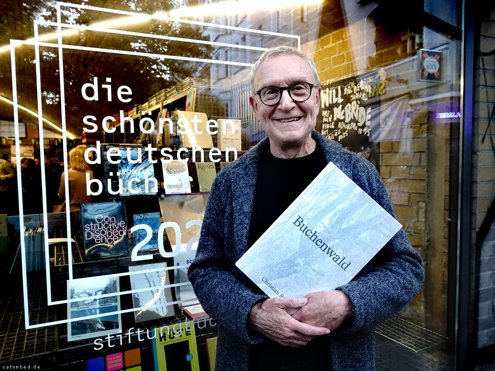 Günther Jeschonnek (Mit dem Preisträgerbuch)