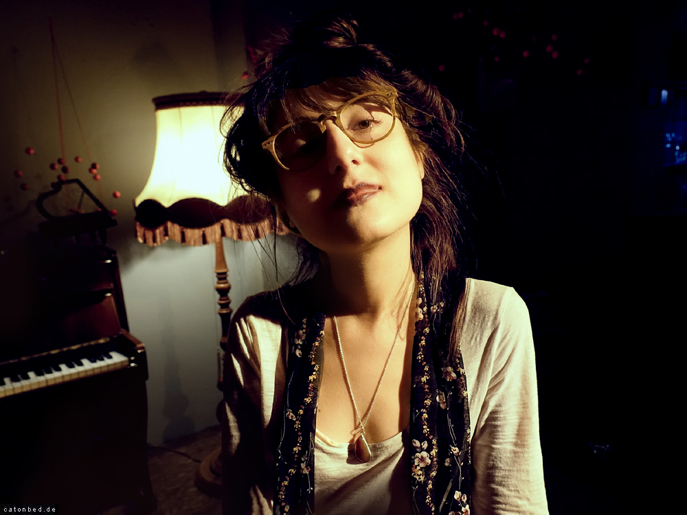 Anna Montana, Scrittrice